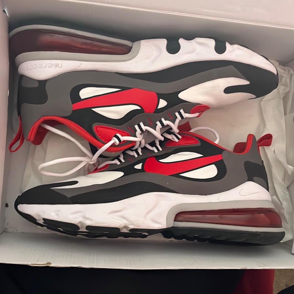 Nike 270